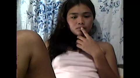Snapshot of filipinagirl_18 chatting on April 2026 09:21:02 PM filipinagirl_18 online show from April 2026 09:21:02 PM