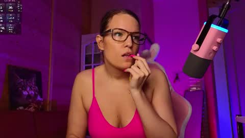 Lady online show from July 2026 06:01:02 PM