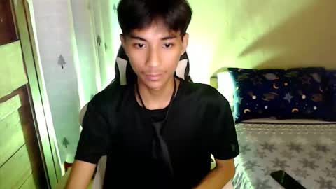 fineboii_rey18 online show from September 2025 03:28:01 AM