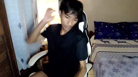 fineboii_rey18 online show from October 2025 04:09:02 PM