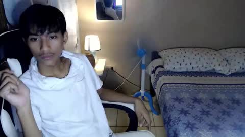 fineboii_rey18 online show from November 2025 05:08:02 AM