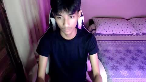 fineboii_rey18 online show from December 2025 12:45:01 PM