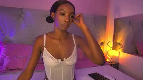 Fiorela Lenin  online show from March 2026 06:34:02 PM