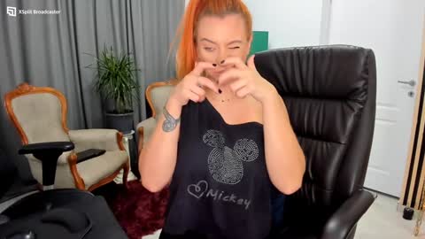 Snapshot of fireflowers_ chatting on December 2024 12:41:02 AM Kallisy online show from December 2024 12:41:02 AM