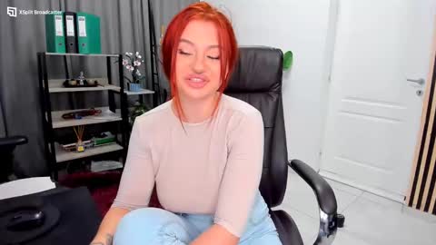 Snapshot of fireflowers_ chatting on February 2025 01:19:02 AM Kallisy online show from February 2025 01:19:02 AM