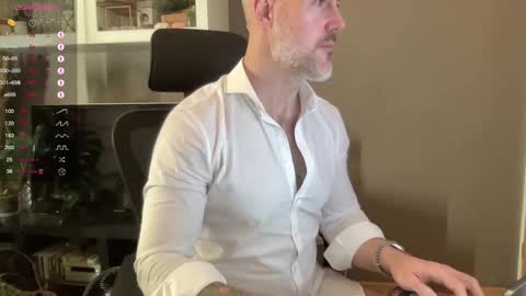 Snapshot of fit_rubinho chatting on December 2024 04:02:02 PM Rubn online show from December 2024 04:02:02 PM