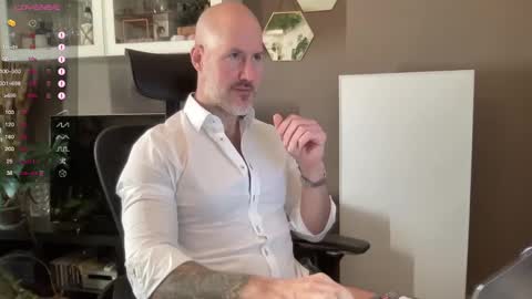 Snapshot of fit_rubinho chatting on December 2024 08:37:02 AM Rubn online show from December 2024 08:37:02 AM