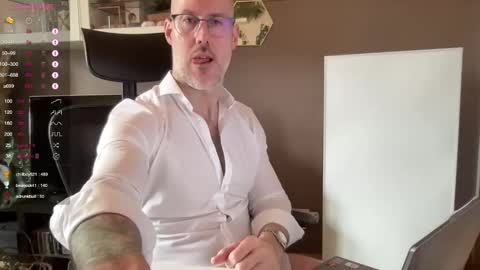 Snapshot of fit_rubinho chatting on January 2025 12:38:01 PM Rubn online show from January 2025 12:38:01 PM