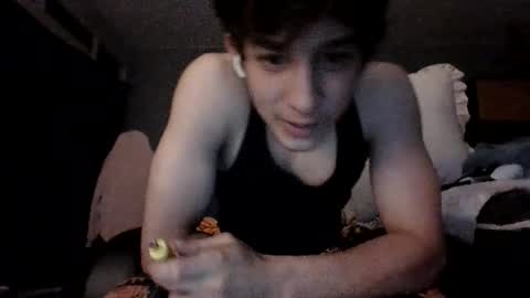 Snapshot of fitboi321 chatting on April 2026 06:35:02 AM fitboi321 online show from April 2026 06:35:02 AM