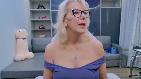 Bianca online show from December 2025 02:57:02 PM