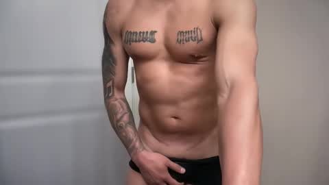 Snapshot of fithornyandtatted chatting on May 2026 11:44:01 PM fithornyandtatted online show from May 2026 11:44:01 PM