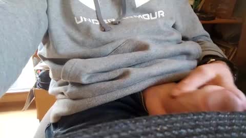 Snapshot of fiveforwilly1 chatting on February 2025 01:44:01 PM Markus online show from February 2025 01:44:01 PM