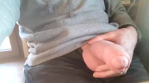 Snapshot of fiveforwilly1 chatting on March 2026 07:43:01 AM Markus online show from March 2026 07:43:01 AM