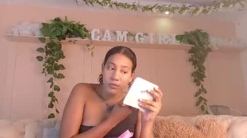 Snapshot of flavia_cruz chatting on July 2026 12:44:01 PM Flavia online show from July 2026 12:44:01 PM