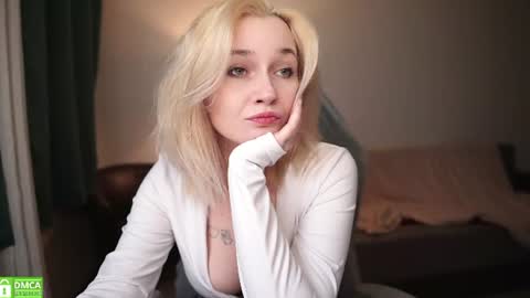 Snapshot of fleurdelisa chatting on July 2026 09:00:02 PM Lisa online show from July 2026 09:00:02 PM