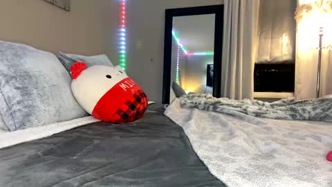 Roxy online show from December 2024 11:16:02 PM