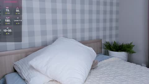 Emely  online show from December 2024 09:11:02 PM