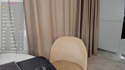 Emely  online show from October 2025 05:15:01 AM