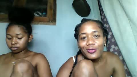 florencia011 online show from February 2025 08:25:01 PM