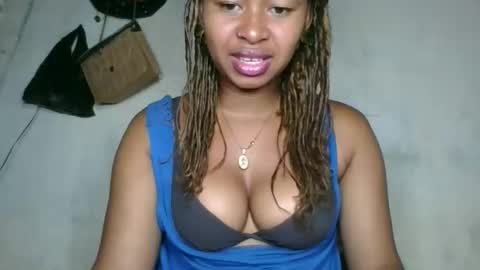 florencia011 online show from October 2025 07:21:02 AM