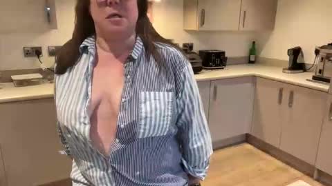 flossyishot online show from February 2026 08:53:01 PM