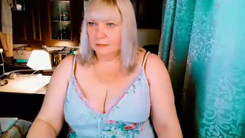 FlowerAhButterf online show from September 2025 08:21:01 PM