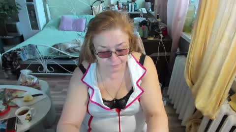 Snapshot of flowerlover8 chatting on April 2026 03:14:02 PM Flowerlower online show from April 2026 03:14:02 PM