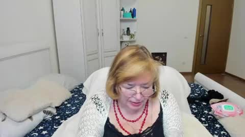 Snapshot of flowerlover8 chatting on May 2026 06:25:01 PM Flowerlower online show from May 2026 06:25:01 PM