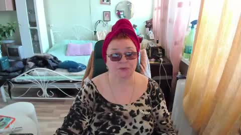 Snapshot of flowerlover8 chatting on May 2026 09:03:02 AM Flowerlower online show from May 2026 09:03:02 AM