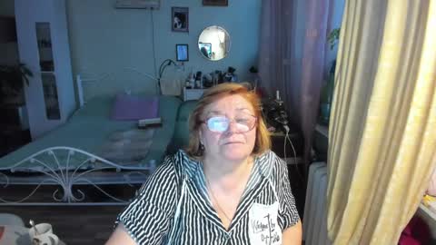 Snapshot of flowerlover8 chatting on May 2026 06:38:02 PM Flowerlower online show from May 2026 06:38:02 PM