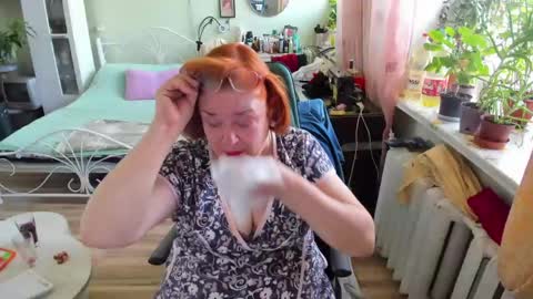 Snapshot of flowerlover8 chatting on May 2026 06:53:01 AM Flowerlower online show from May 2026 06:53:01 AM