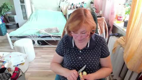 Snapshot of flowerlover8 chatting on June 2026 09:33:02 AM Flowerlower online show from June 2026 09:33:02 AM
