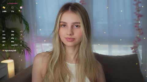 Adeline online show from December 2024 08:44:02 AM