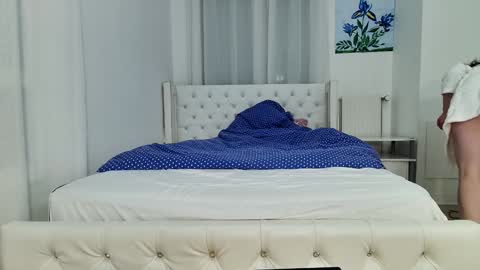 Snapshot of flymybutterfly chatting on December 2024 03:24:02 PM flymybutterfly online show from December 2024 03:24:02 PM