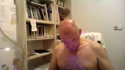 Fojtik online show from September 2025 07:05:01 PM