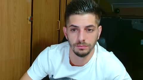 independent model online show from September 2025 06:41:02 PM