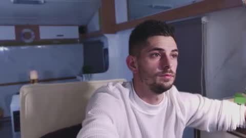 independent model online show from December 2025 10:28:02 PM