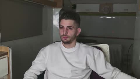 independent model online show from February 2026 06:59:02 PM