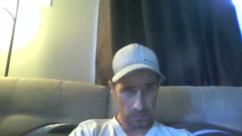 fouraide42 online show from December 2024 07:43:01 PM