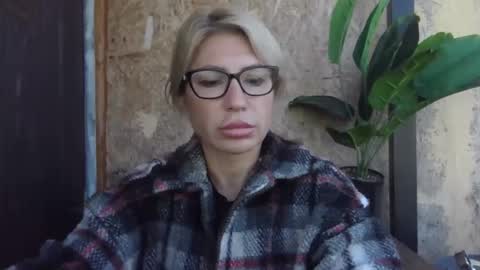 fox_red_lady7 online show from September 2025 10:03:02 AM