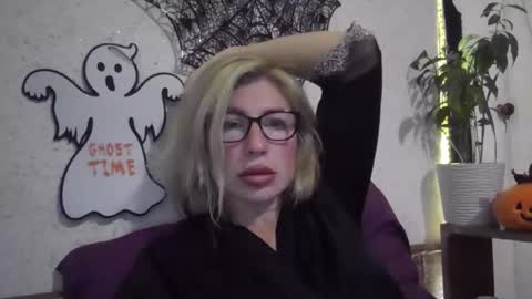 fox_red_lady7 online show from October 2025 07:07:02 PM