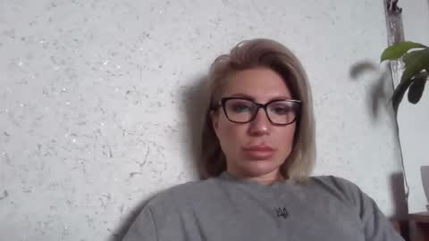 fox_red_lady7 online show from April 2026 08:15:02 AM