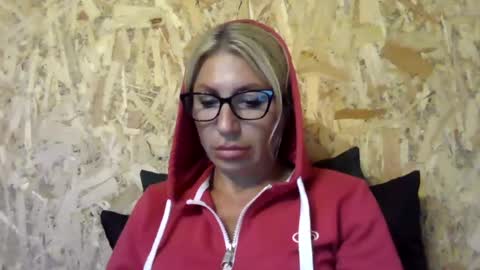 Snapshot of fox_red_lady7 chatting on July 2026 04:42:02 PM fox_red_lady7 online show from July 2026 04:42:02 PM