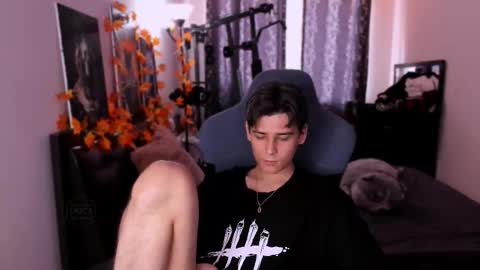 Foxicfu online show from November 2025 09:19:02 AM