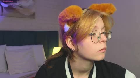 Snapshot of foxxxypolly chatting on June 2026 07:03:01 AM Polly online show from June 2026 07:03:01 AM