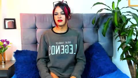 Snapshot of foxxy_angel chatting on May 2026 07:20:02 PM Santi online show from May 2026 07:20:02 PM