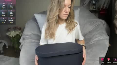 Foxy online show from March 2025 03:35:01 AM