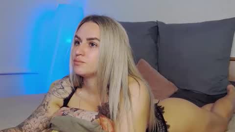 Snapshot of foxy_kimmi chatting on May 2026 06:30:02 AM Foxy Kimmi online show from May 2026 06:30:02 AM