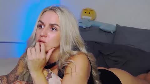 Snapshot of foxy_kimmi chatting on July 2026 06:41:02 AM Foxy Kimmi online show from July 2026 06:41:02 AM