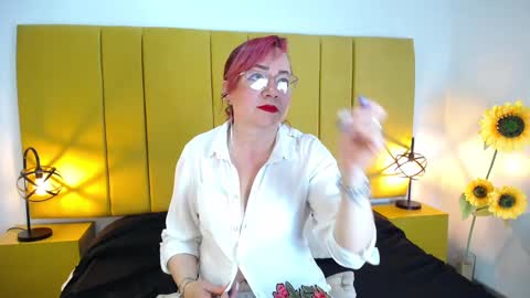 Snapshot of foxy_miilf chatting on September 2025 01:22:02 PM Foxy miilf online show from September 2025 01:22:02 PM